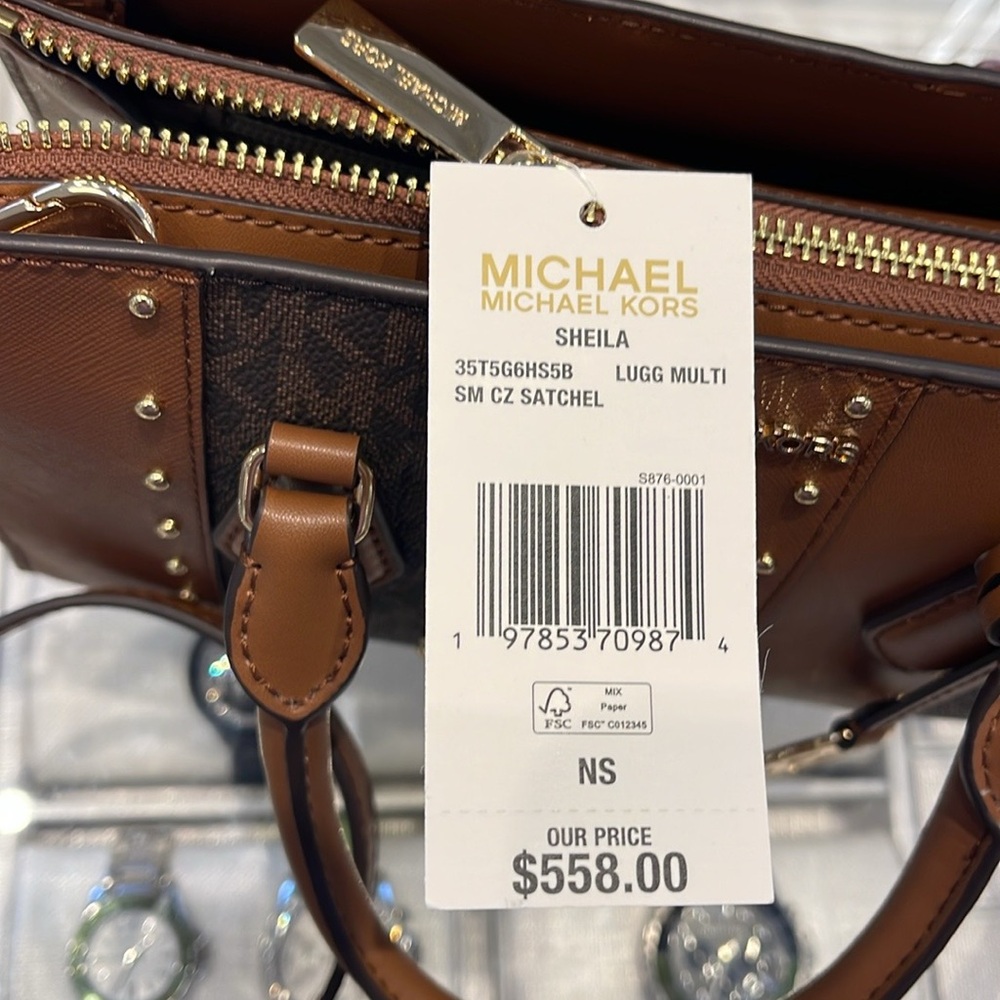 MICHAEL KORS Sheila Sm Studded Patchwork Signature Logo CZ Satchel Crossbody
NWT - Picture 7 of 16